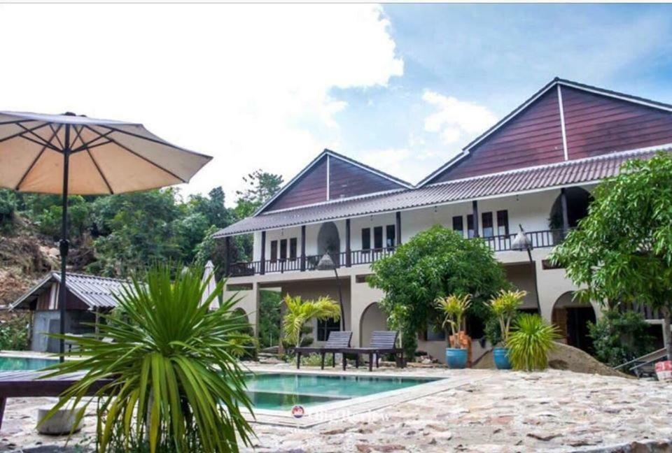 Boreirum Thmorda Hotel Resort Kampot Buitenkant foto